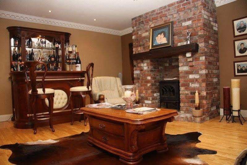 Lake Lodge Guesthouse Кілларні Екстер'єр фото