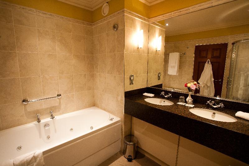 Lake Lodge Guesthouse Кілларні Екстер'єр фото
